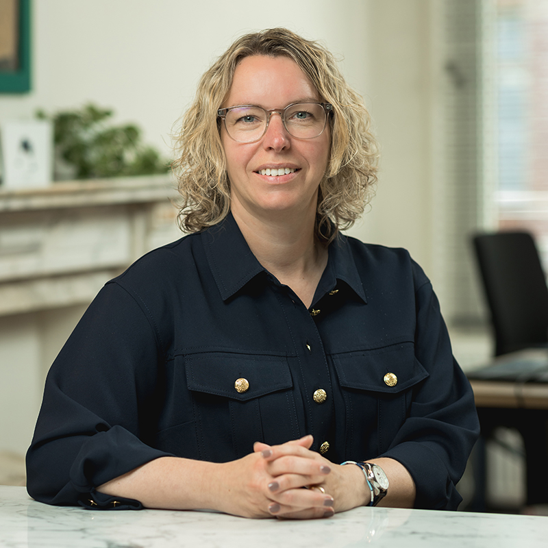 mr. M.H.W.N. (Marloes) Lammers